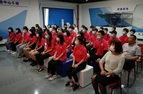 公寓管理中心組織宿管老師及部分住宿生到天津市機(jī)電工藝技師學(xué)院安全體驗中心參觀學(xué)習(xí)